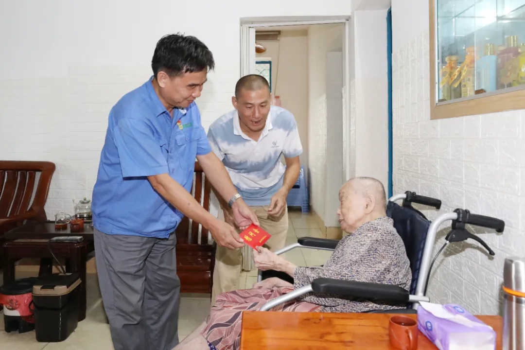 菠菜担保网开展国庆节前慰问活动