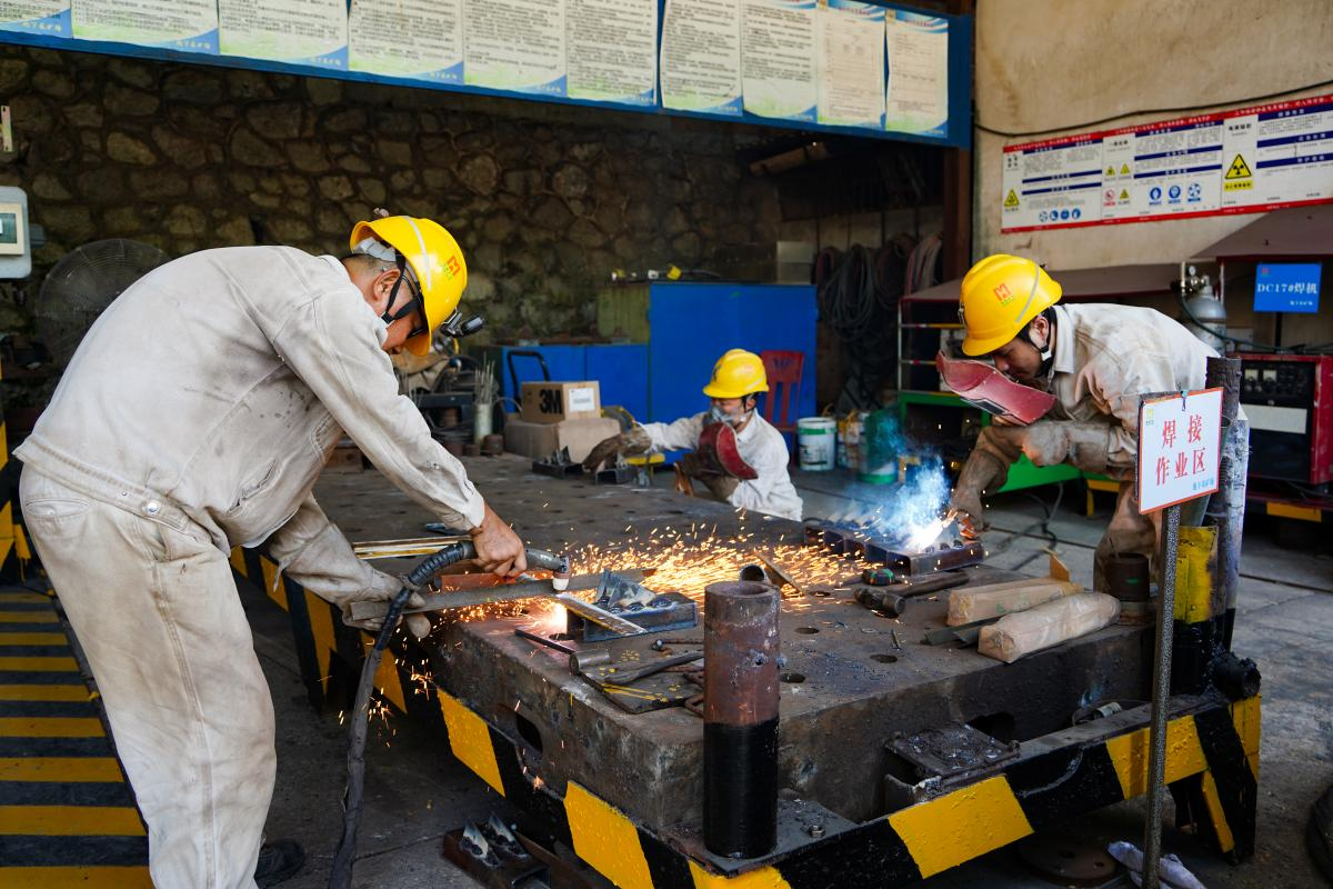 国庆节 | 爱岗敬业 ？？？？笕擞檬蹈杉绦蜃婀愀